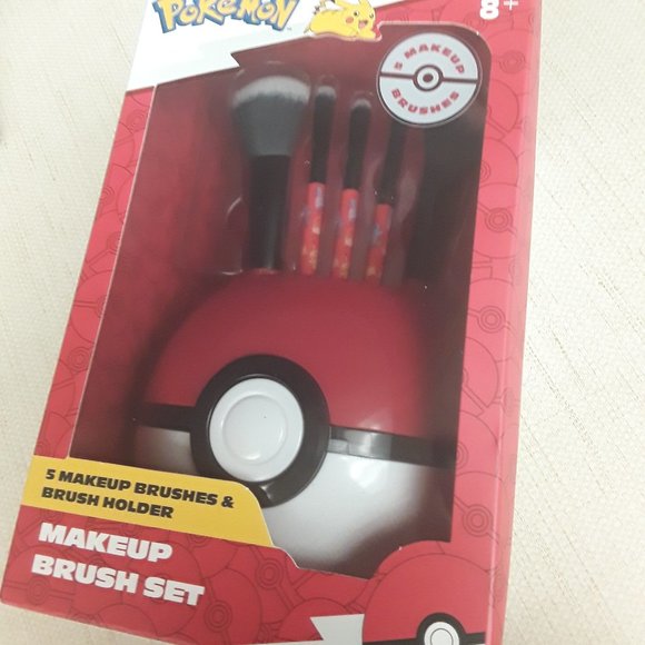 Pokemon Makeup Brush Set New in Box - Picture 2 of 5